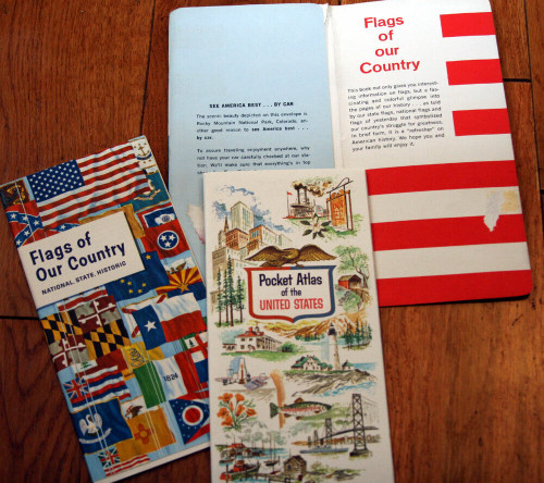 1962 Flags of Our Country Humble Oil + ESSO United States Pocket Atlas + Folder