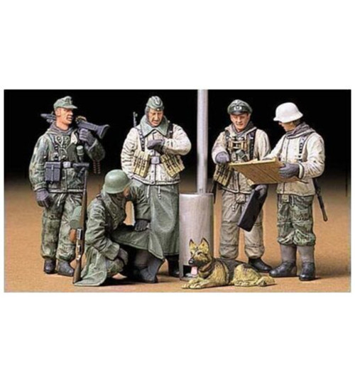 Tamiya 1/35 Ger.Soldiers at Field Briefing Plastic Kit TAM35212