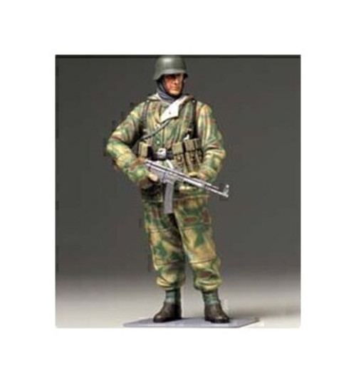 Tamiya 1/16 Wwii German Infantryman Plastic Model TAM36304