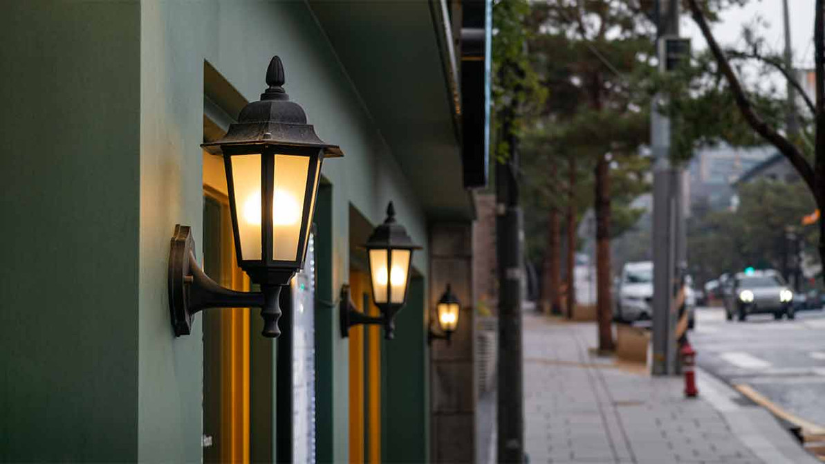 Embrace the Cosy Glow: A Guide to Autumnal Exterior Lanterns