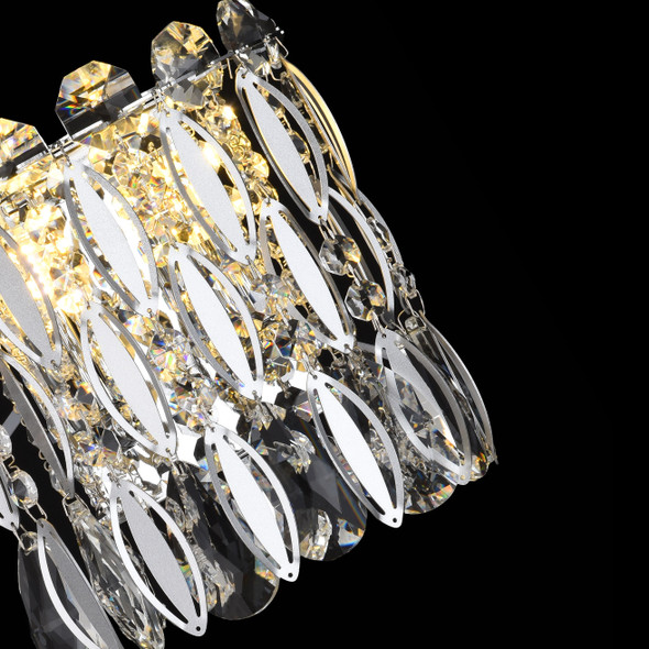 Crystal wall light finished in chrome lamps on