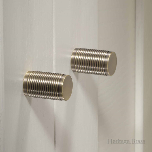 Cylindric Ribbed Cabinet Knob