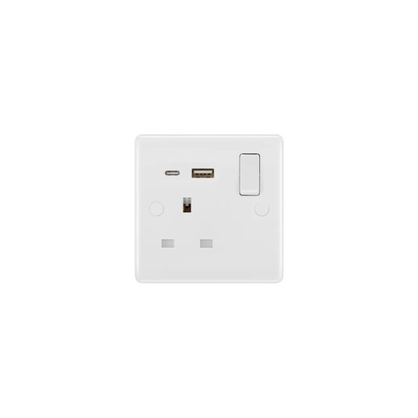 Nexus 13A Single Switched Socket with Dual USB