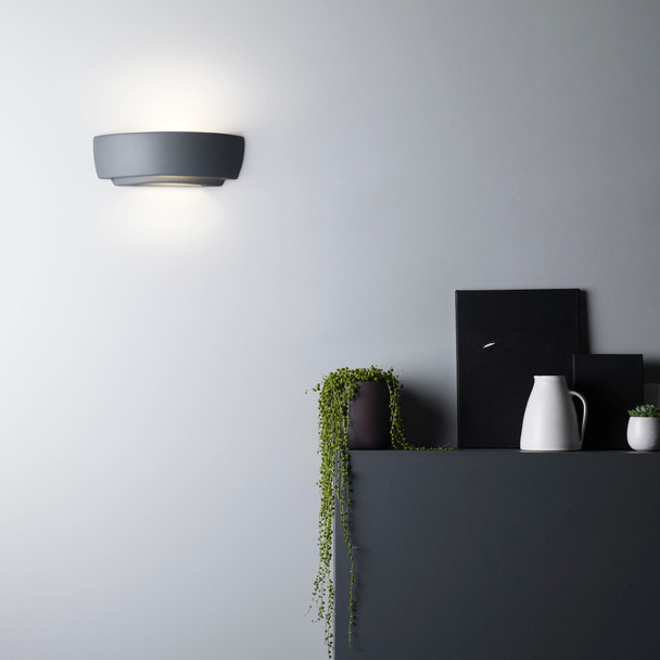 Kyo Up and Down Wall Washer Light in Ceramic Interior Installation