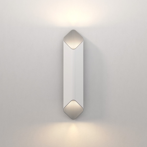 Ako 600 Phase Up and Down Light in Matt White / Silver