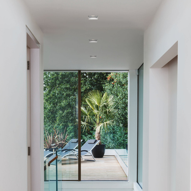 Trimless Square - Matt White / Matt Black