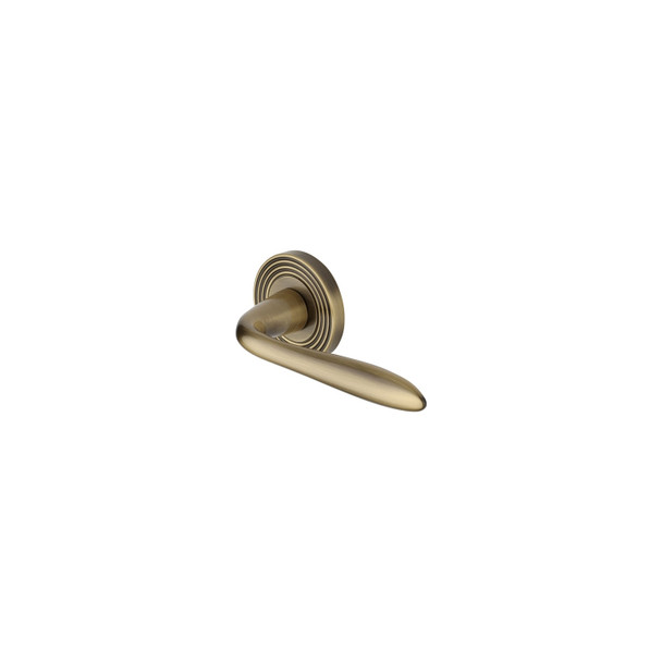 Sutton Reeded Door Handle on Round Rose