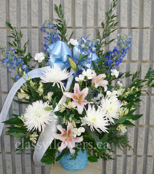 Small size funeral arrangement 