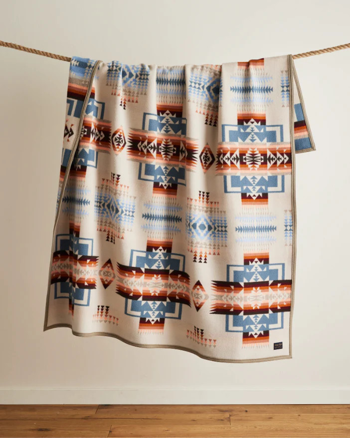 Pendleton Chief Joseph Jacquard Robe Chief Joseph Rosewood Twin