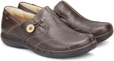 clarks unlooped shoes