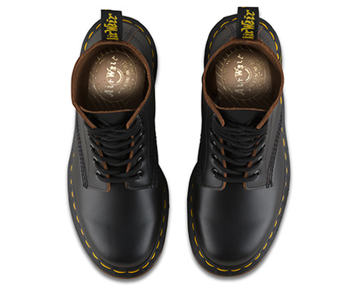 dr martens 1460 vintage black