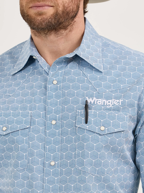 MEN'S WRANGLER LOGO LONG SLEEVE WESTERN SNAP SHIRT IN WHITE/BLUE