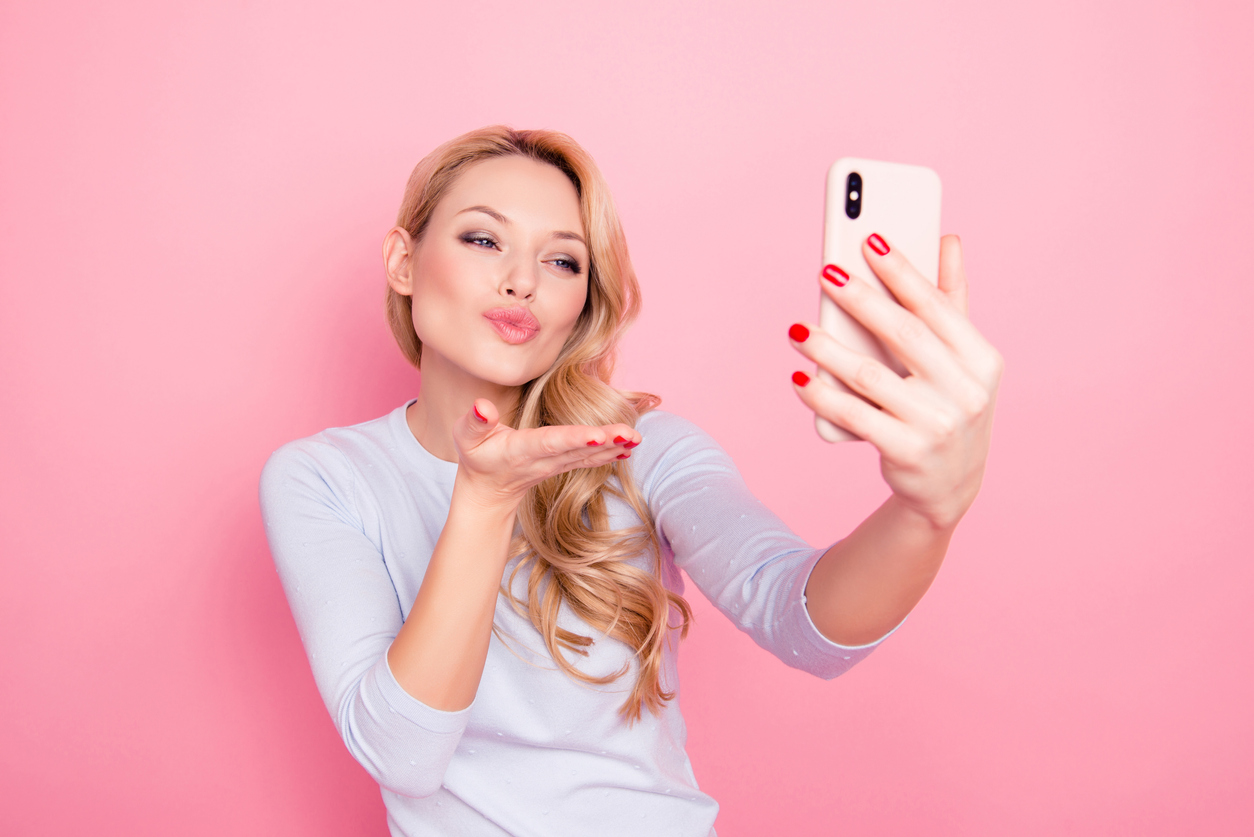 Love Your Selfie - Makeup Tips for Better Photos