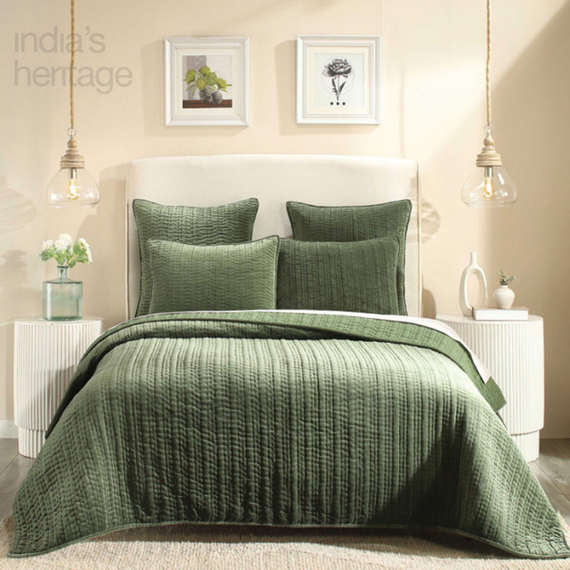 Ashley Velvet Quilt in Green by India's Heritage Ashley Velvet Quilt in Green by India's Heritage