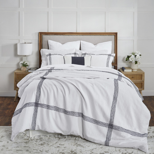 Ellora Casa by India's Heritage Pure Linen Duvet Cover in White