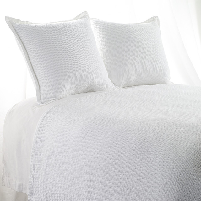 Ellora Casa by India's Heritage Bali Matelasse Coverlet in White