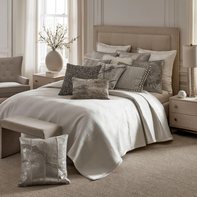 Cloud9 Design Amara Ivory Quilt Set