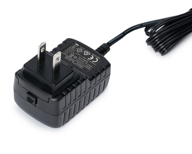 WOLF UNIVERSAL PLUG ADAPTOR 5.0 V