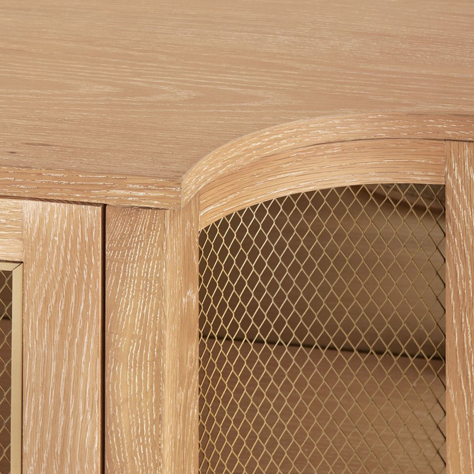 Rene Cabinet, Natural