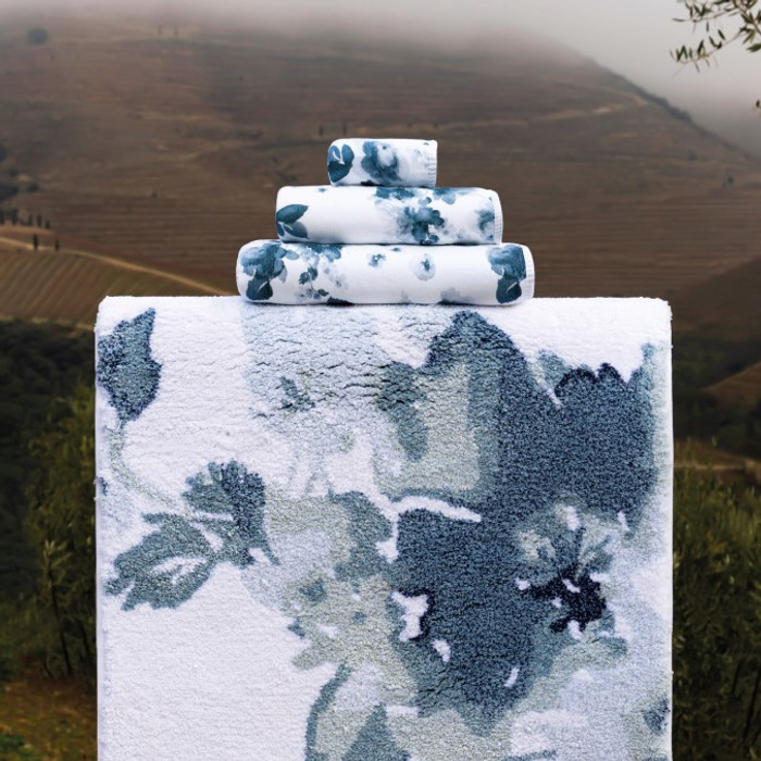 Bella Bath Rug by Graccioza