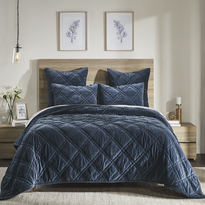 Ellora Casa by India's Heritage Georgia Velvet Quilt in Navy