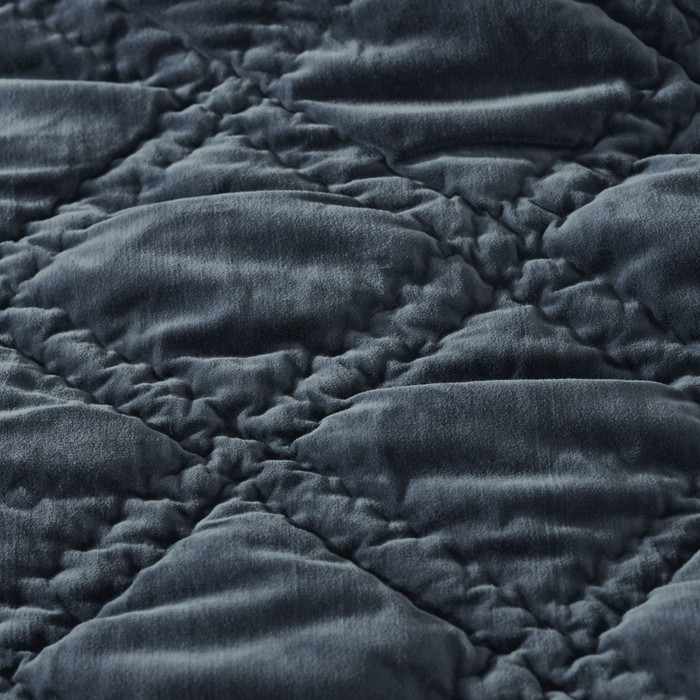 Ellora Casa by India's Heritage Georgia Velvet Quilt