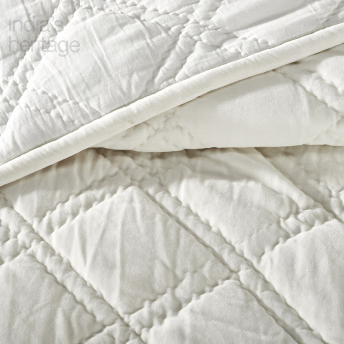 Ellora Casa by India's Heritage Georgia Velvet Quilt