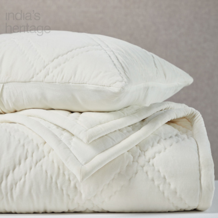 Ellora Casa by India's Heritage Georgia Velvet Quilt