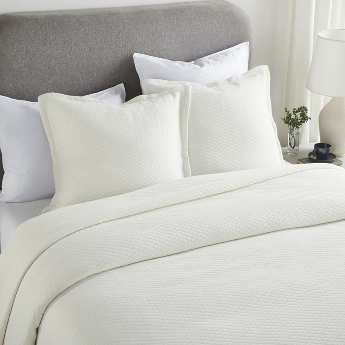Ellora Casa by India's Heritage Diamond Coverlet in Ivory