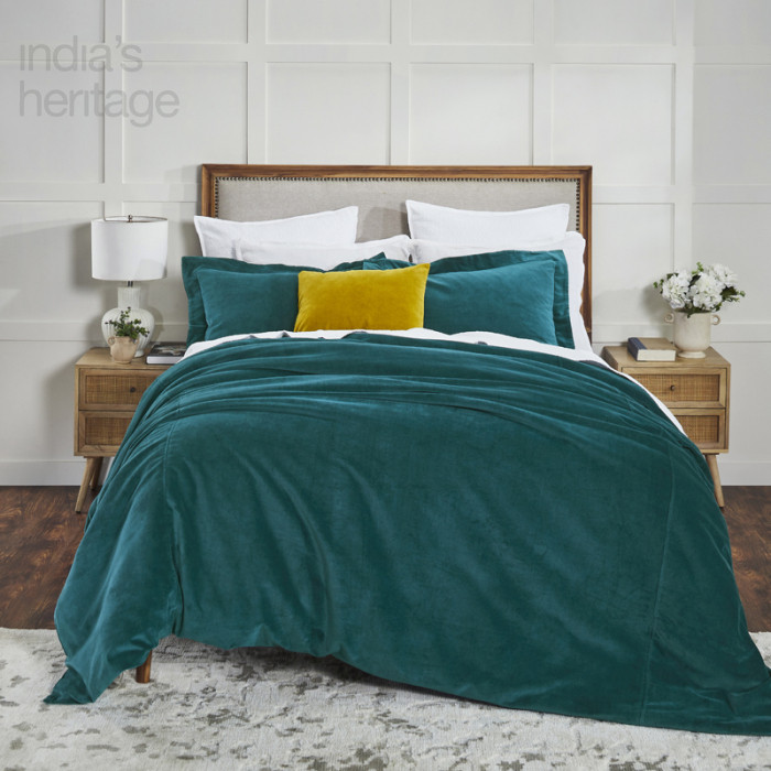 Ellora Casa by India's Heritage Stella Velvet Duvet Cover in Teal
