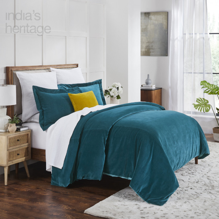 Ellora Casa by India's Heritage Stella Velvet Duvet Cover in Teal