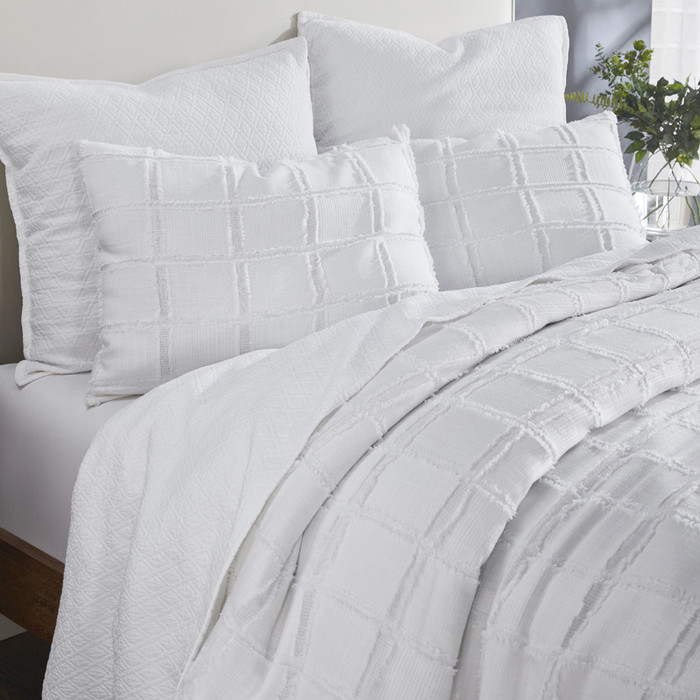 Ellora Casa by India's Heritage Chambers Duvet Cover in White