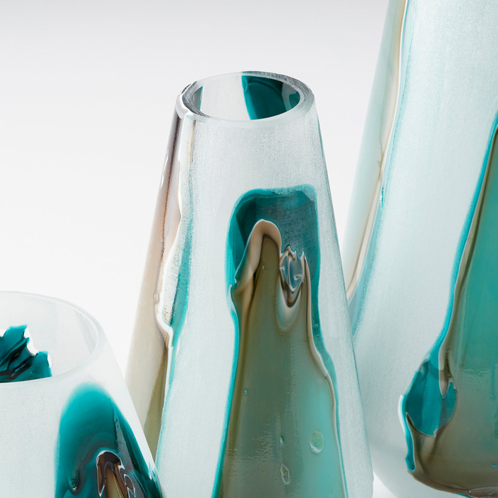 Ferdinand Vase in Green And White by Cyan Design