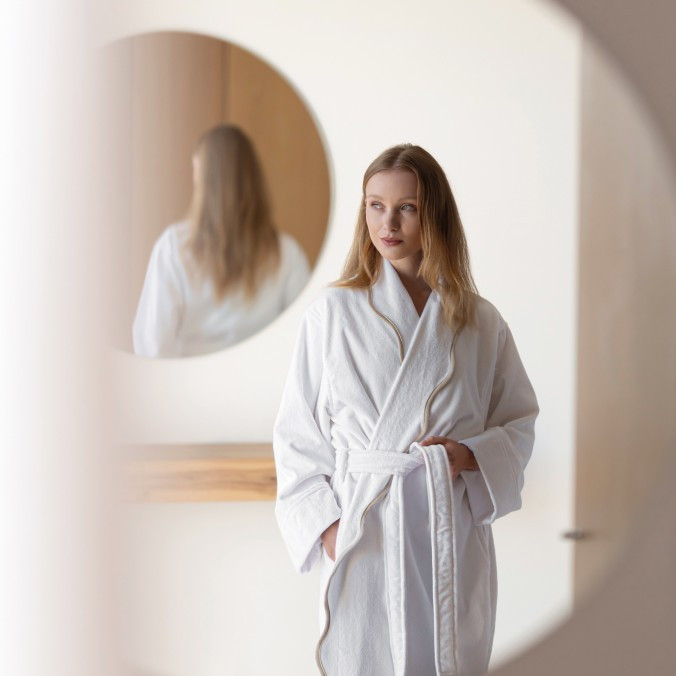Portobello Scalloped Bath Robe by Graccioza