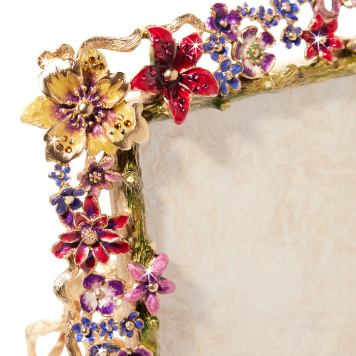 Jay Strongwater Leartes 4" x 6" Crystal Picture Frame in Bouquet