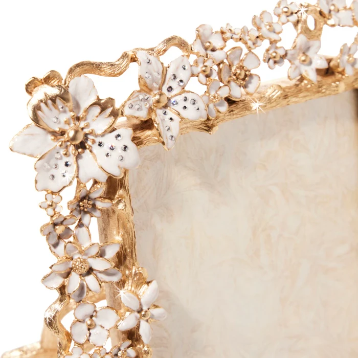 Jay Strongwater Leartes 4" x 6" Crystal Picture Frame in Bridal