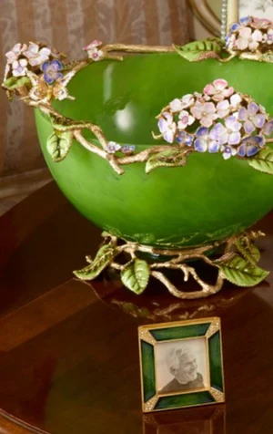 Jay Strongwater Sophie Hydrangea Green Glass Bowl