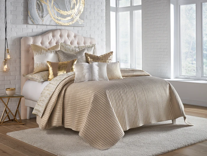 Cloud9 Design Maya Beige and Gold Quilt Set