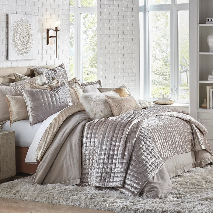 Cloud9 Design Prato Beige Quilt Set