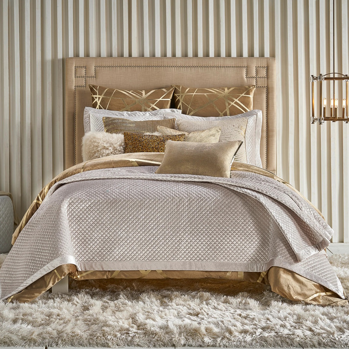 Cloud9 Design Amani Light Beige Quilt Set

