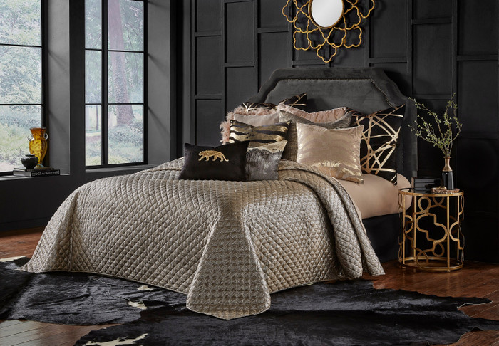 Cloud9 Design Aura Gold Quilt Set