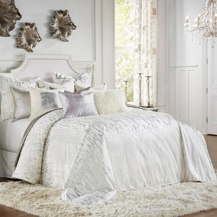 Cloud9 Design Zilar White Velvet Duvet Cover