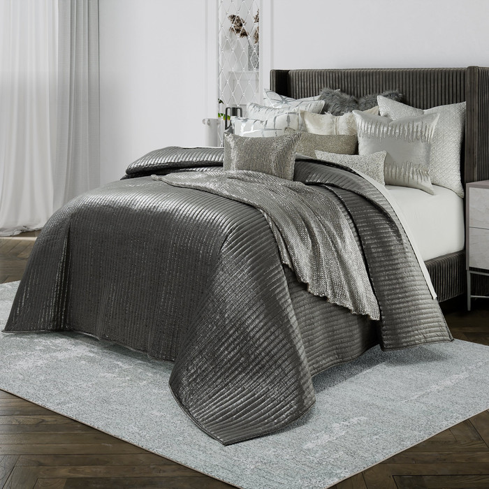 Cloud9 Design Maya Dark Grey and Silver Quilt Set