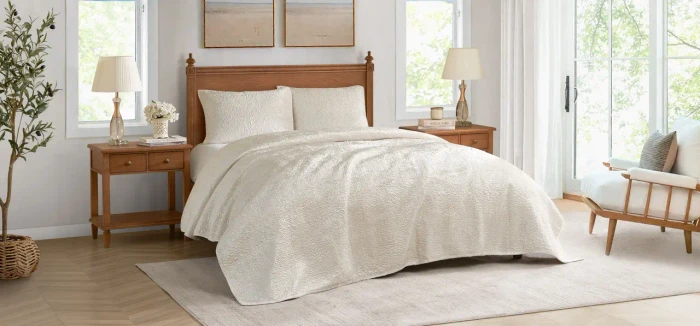 Cloud9 Design Sayra Light Beige Quilt Set