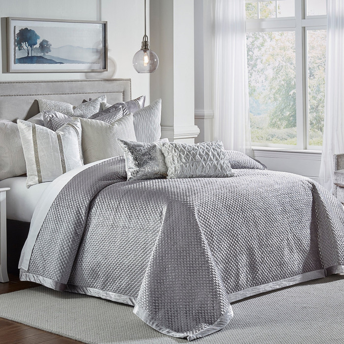 Cloud9 Design Amani Grey Quilt Set