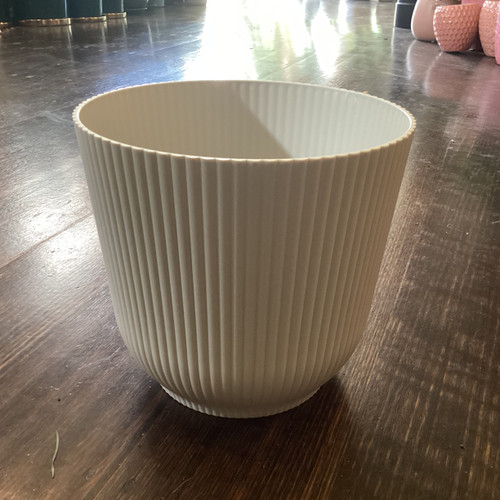 Vert Stripe Plastic Pot White D18