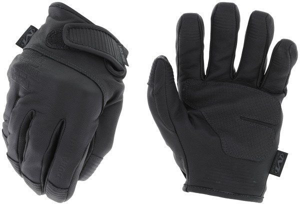 Mechanix 法執行針刺し隠密グローブを着用します。