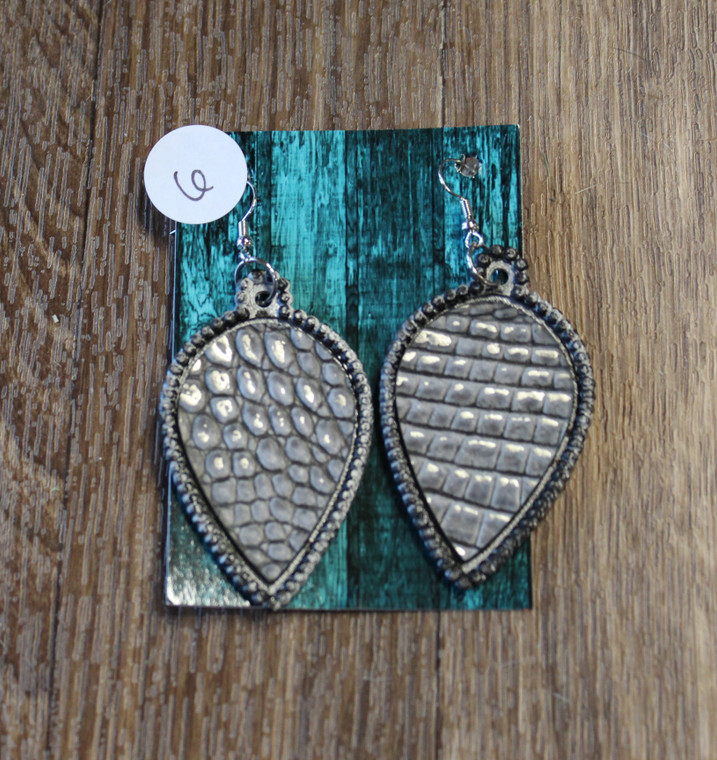Silver Dot & Hide Earrings 06