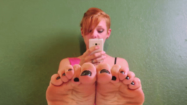scarlett-debut.gif