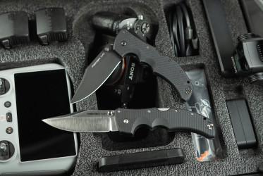 December Gift Guide: 6 Must-Have Blades for Holiday Giving